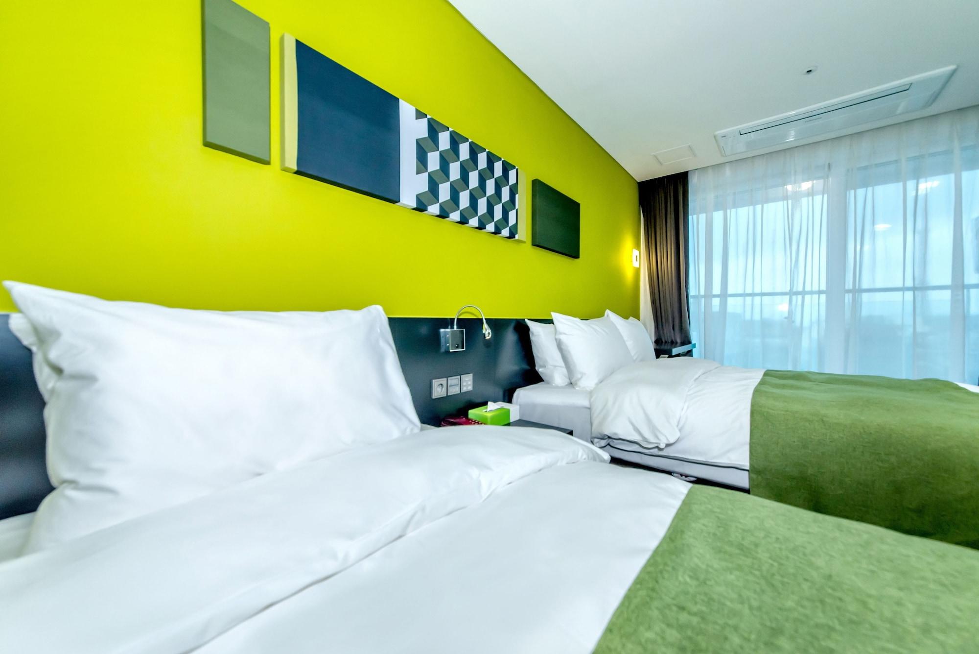 Co-Op City Hotel Seongsan Согвипхо Экстерьер фото