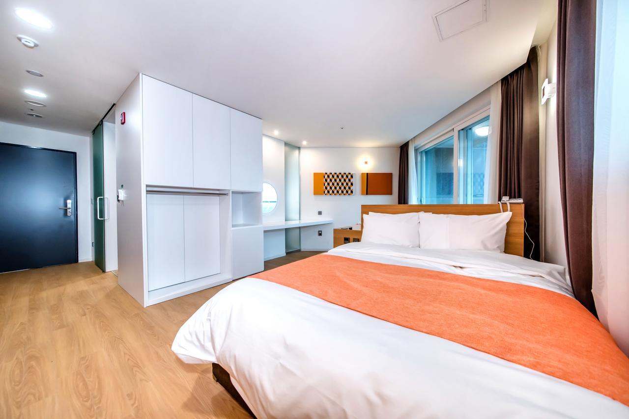 Co-Op City Hotel Seongsan Согвипхо Экстерьер фото