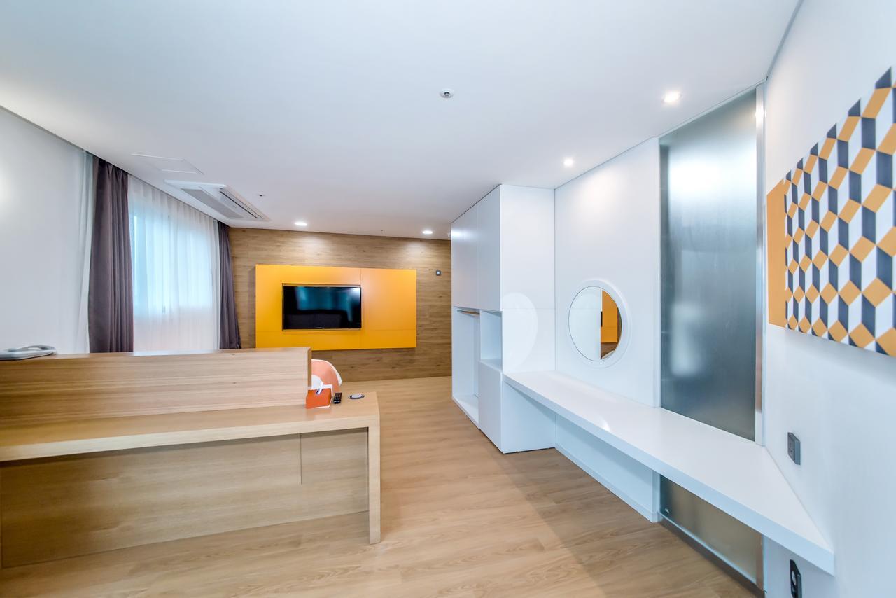 Co-Op City Hotel Seongsan Согвипхо Экстерьер фото