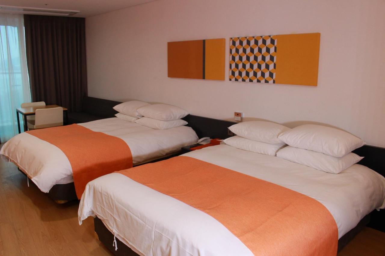 Co-Op City Hotel Seongsan Согвипхо Экстерьер фото