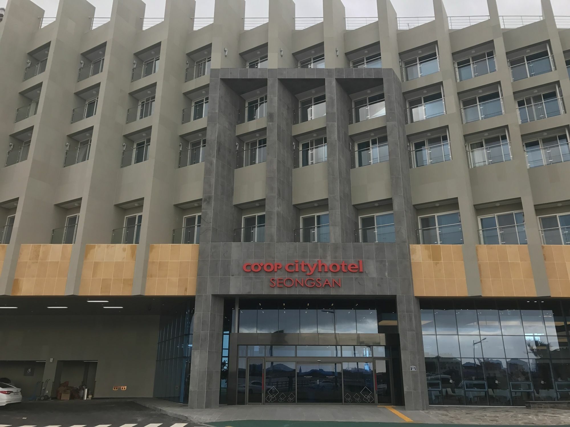 Co-Op City Hotel Seongsan Согвипхо Экстерьер фото