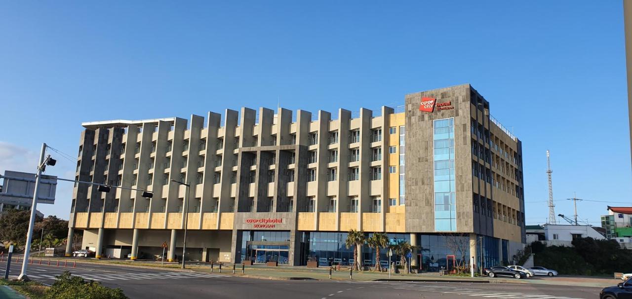 Co-Op City Hotel Seongsan Согвипхо Экстерьер фото